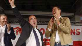 Miquel Iceta durante el acto de inicio de la última campaña para la Generalitat con Jaume Collboni y Pedro Sánchez / EFE