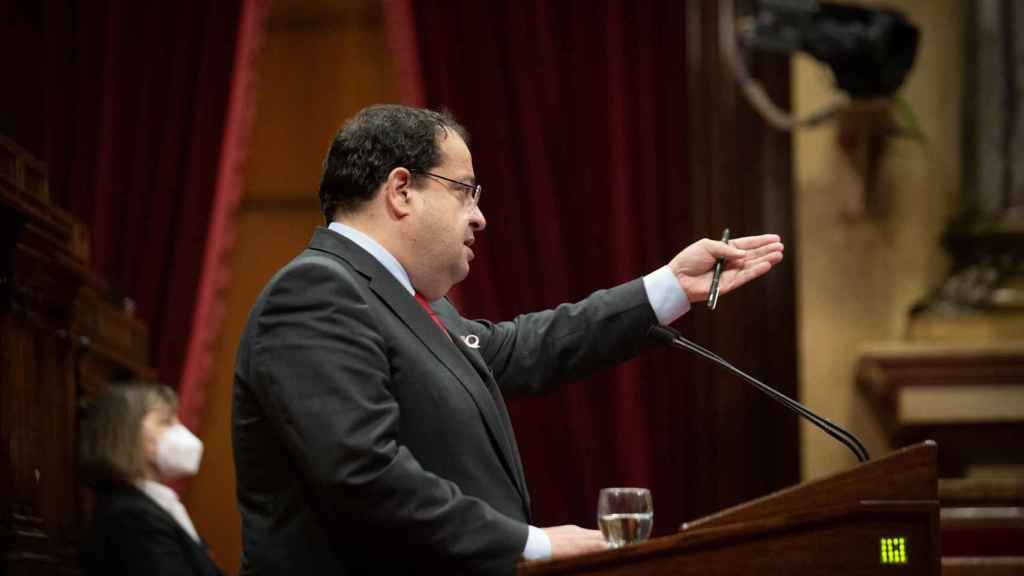 El 'conseller' de Interior de la Generalitat, Joan Ignasi Elena, en el pleno del Parlament del 19 de octubre de 2021 / EUROPA PRESS