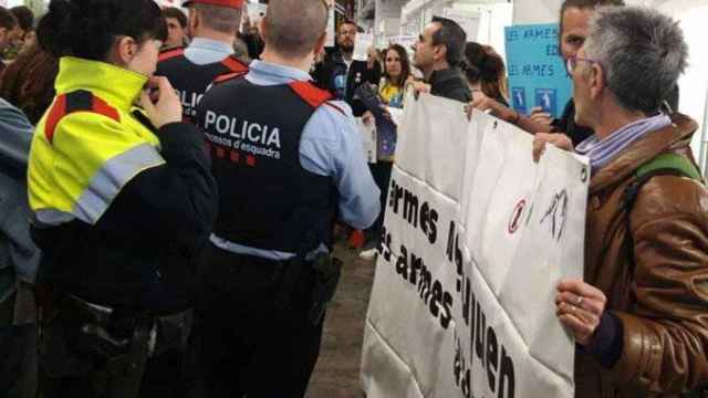 Boicot al Ejército en el salón de la Enseñanza de Barcelona / ARRAN