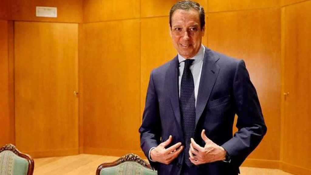 La juez acusa a Zaplana de diez delitos y apunta a tres empresas en la operación de blanqueo