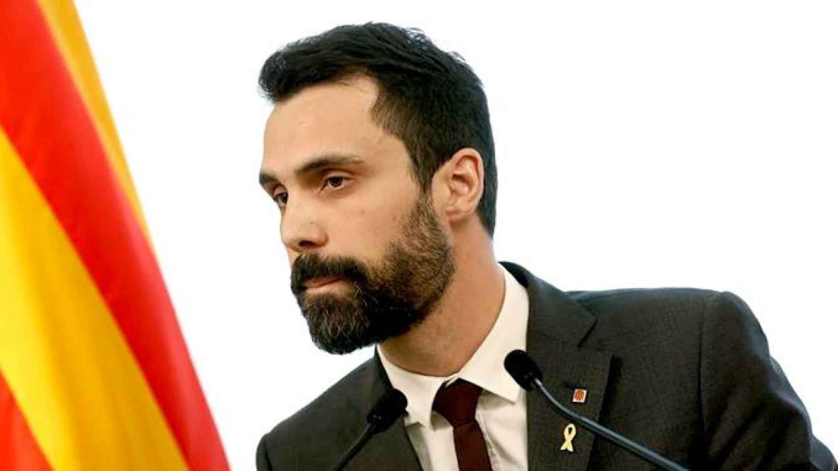 Roger Torrent, presidente del Parlament, en la comparecencia en el despacho de audiencias de la Cámara catalana este miércoles / EFE