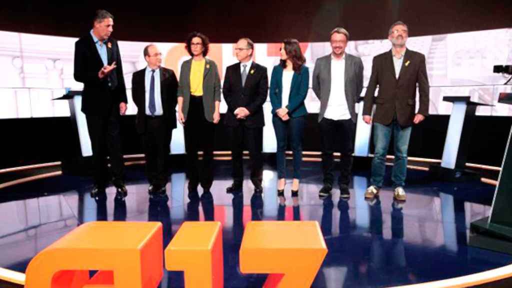 Independentistas contra el 155: (De izquierda a derecha) Xavier García Albiol (PP), Miquel Iceta (PSC), Marta Rovira (ERC), Jordi Turull (Junts per Catalunya), Inés Arrimadas (Ciudadanos), Xavier Domènech (Catalunya en Comú) y Carles Riera (CUP), minutos