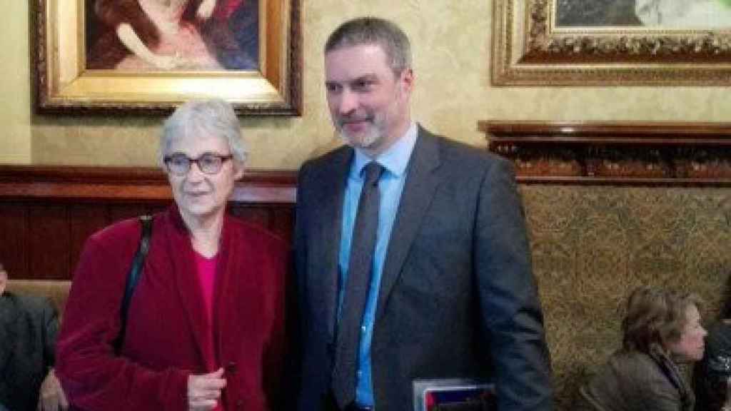 La presidenta de Òmnium Cultural, Muriel Casals, y el presidente de Sociedad Civil Catalana, Josep Ramon Bosch, este lunes en el Círculo del Liceo, en Barcelona.