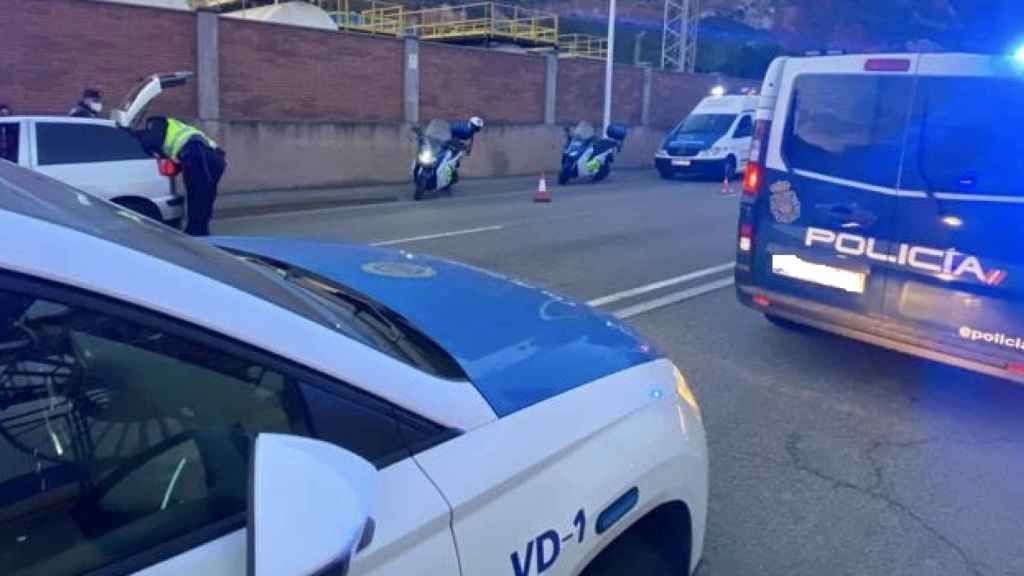 Dispositivo policial contra los robos a pasajeros de ferris en Barcelona / POLICÍA