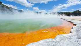 Manantiales termales de Rotorua, uno de los parajes naturales mejor escondidos del mundo / BOOKING