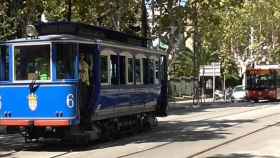 El histórico Tramvia Blau en un viaje hacia el Tibidabo