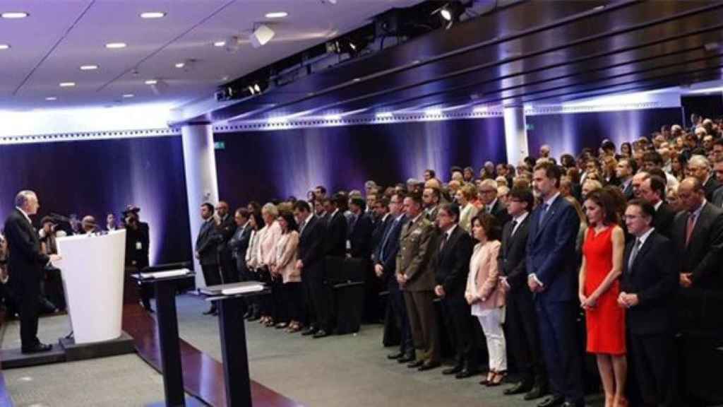 Imagen del momento de la ceremonia de entrega de las 120 becas de La Caixa a estudiantes españoles / EP