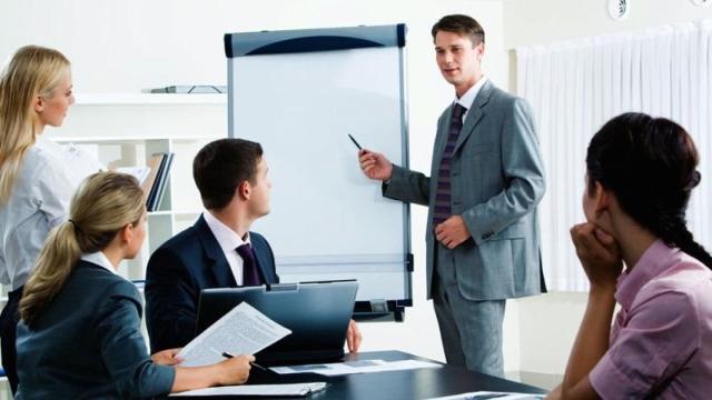 La calidad que más valoran los empleados es que el líder se remangue para trabajar junto a los demás.