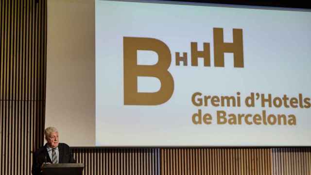 Jordi Clos, presidente del Gremio de Hoteles de Barcelona, durante la asamblea electoral de enero de 2023 / CEDIDA