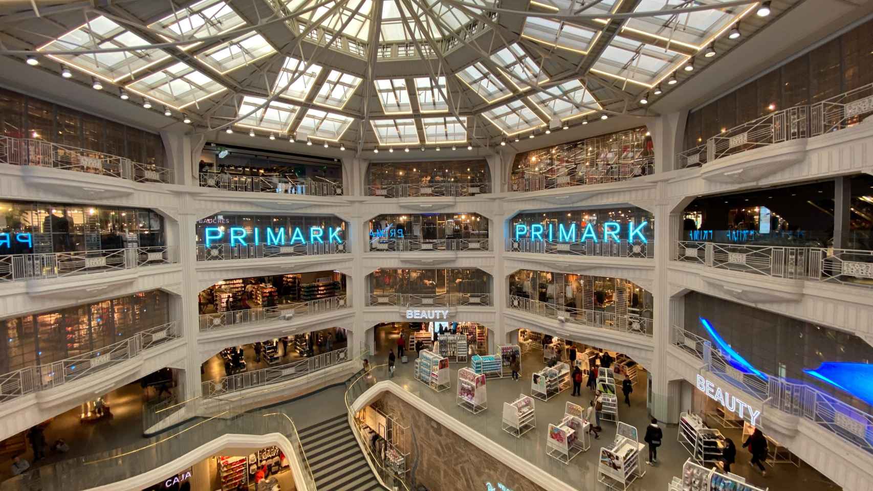 Tienda de cinco plantas en Primark Gran Vía / EP