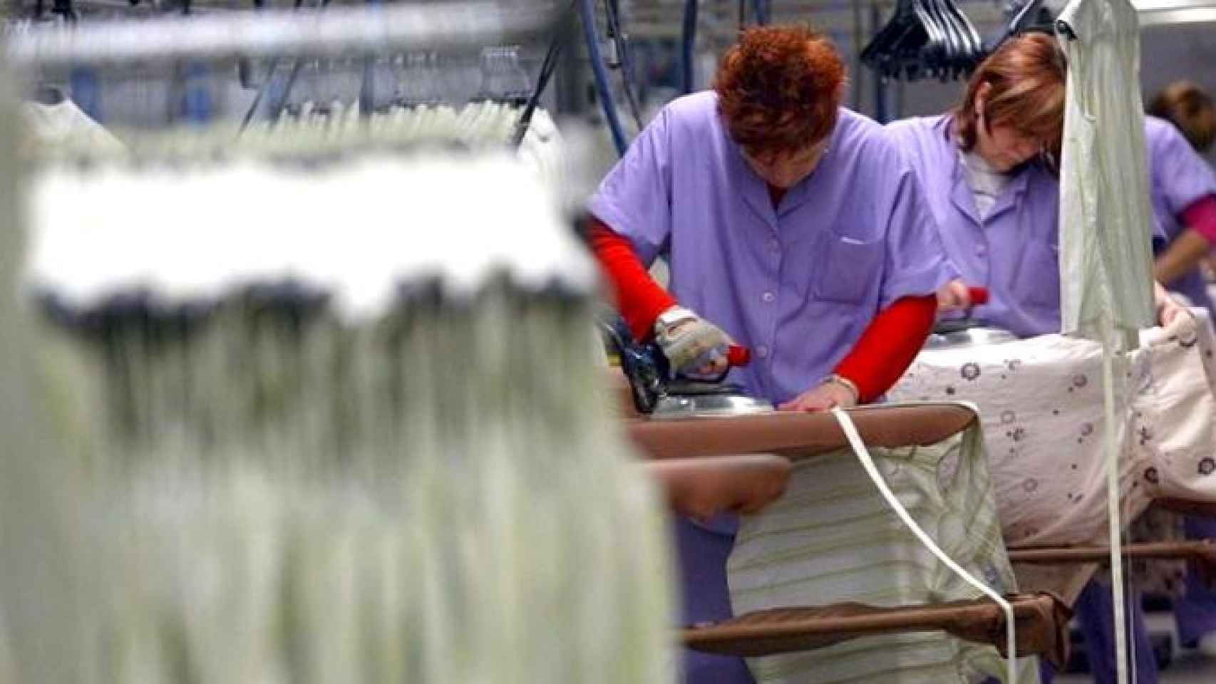 Trabajadoras en la sede central de Inditex en Arteixo (Galicia) / EFE