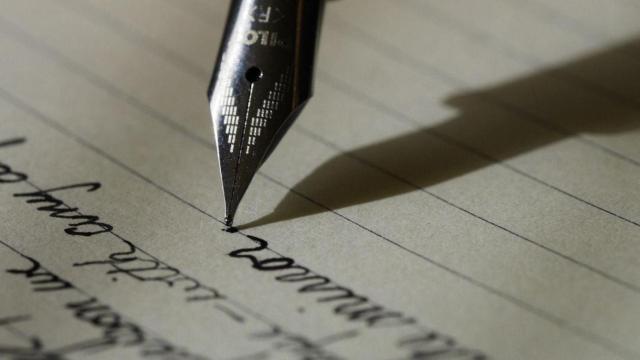 Imagen de archivo de una carta escrita a mano / PIXABAY