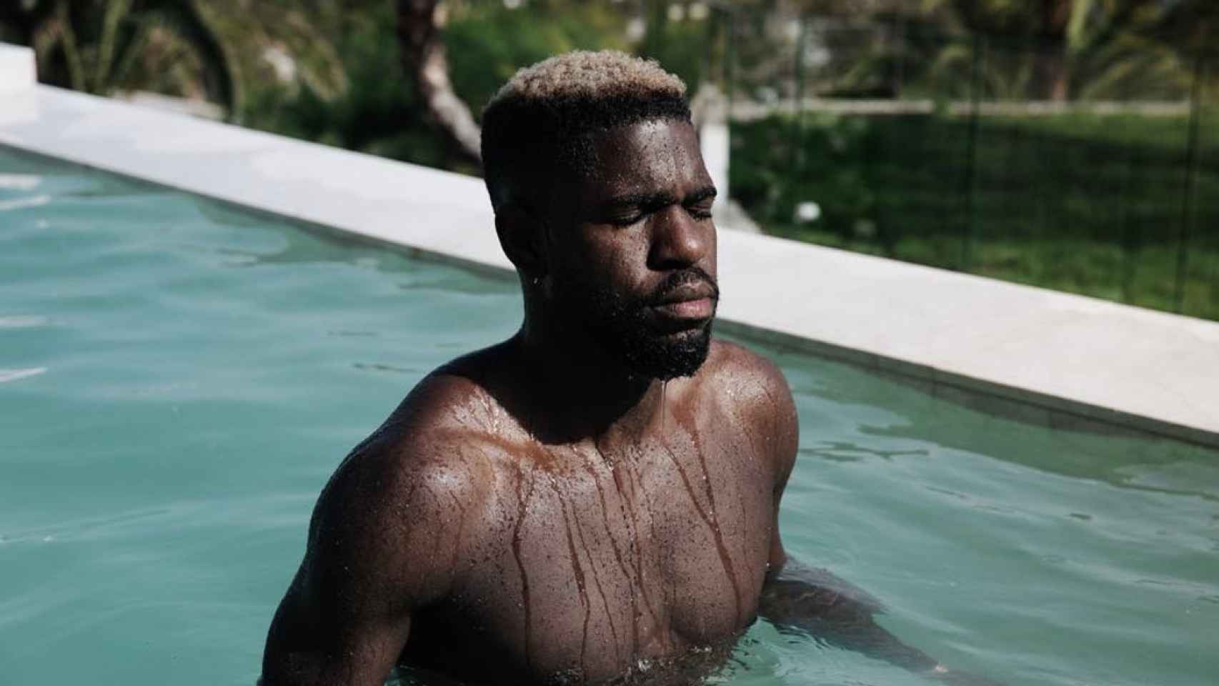 Umtiti en su piscina