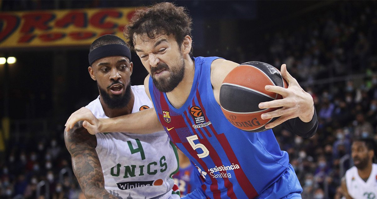 Sanli, en una acción del partido entre el Barça y UNICS Kazan / EFE