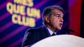 Laporta se pone serio con las federaciones de peñas del Barça / FCB