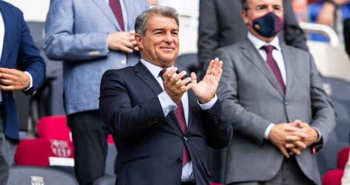 Joan Laporta en el palco del Camp Nou en un partido del Barça / Redes