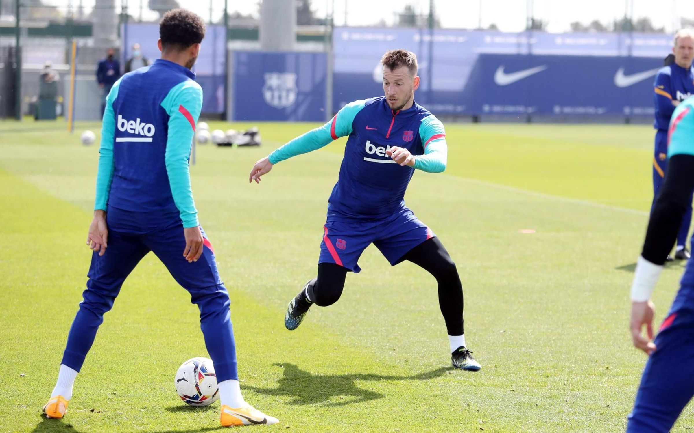 Neto Murara, en un entrenamiento reciente con el Barça / FCB