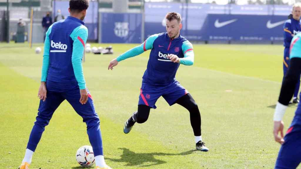 Neto Murara, en un entrenamiento reciente con el Barça / FCB