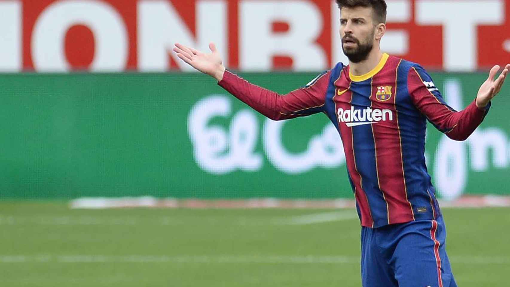 Piqué, en un partido con el Barça | EFE