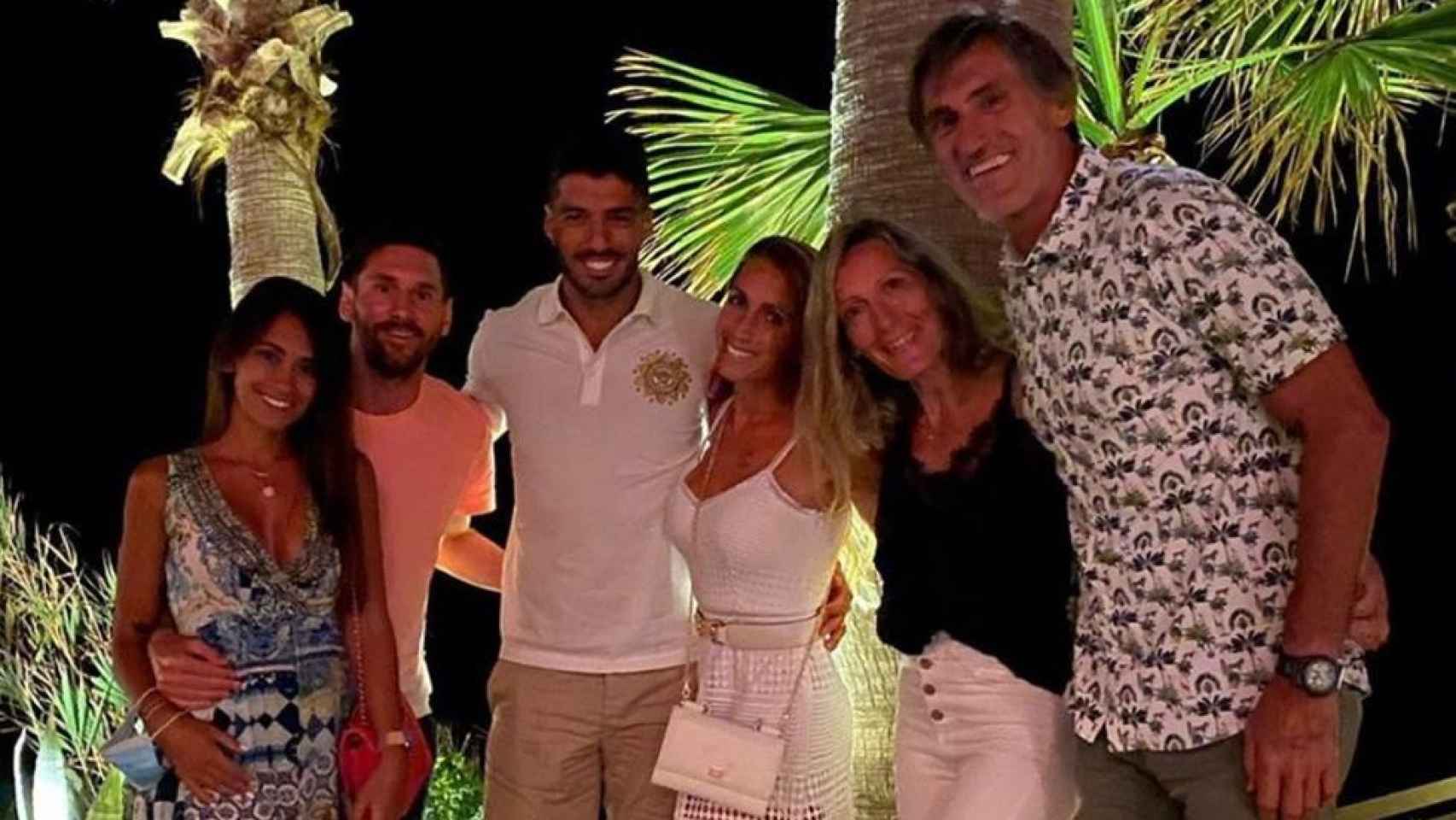 Messi, Luis Suárez y Pepe Costa con sus parejas en una imagen de archivo / INSTAGRAM