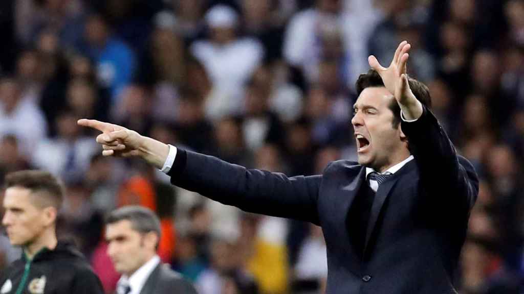 Una foto de Santiago Solari en el Santiago Bernabéu / EFE