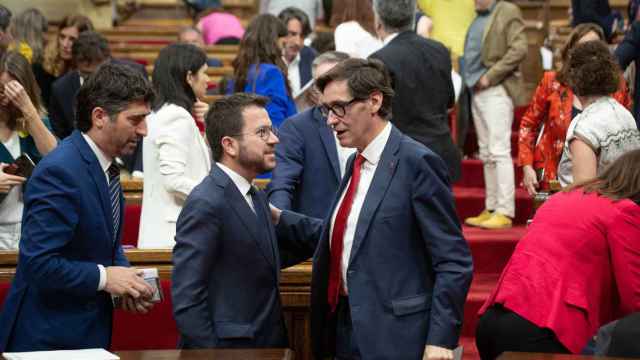 El presidente de la Generalitat, Pere Aragonès, y el líder del PSC, Salvador Illa/ EUROPA PRESS
