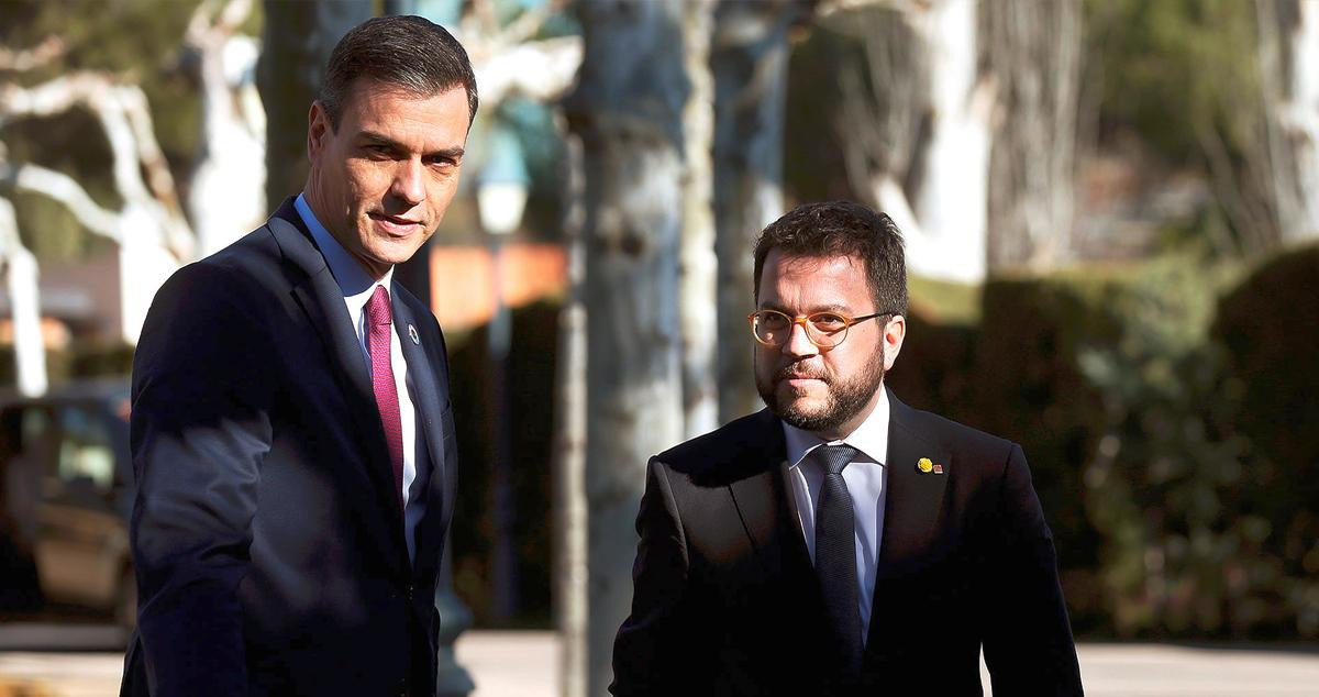 El presidente del Gobierno, Pedro Sánchez, y el presidente de la Generalitat, Pere Aragonès, que dispone de fondos estatales Covid y la flexibilización del déficit / EFE