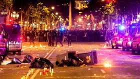 Imagen de los disturbios en Barcelona; cuatro personas pierden un ojo y un policía en la UCI en la última semana