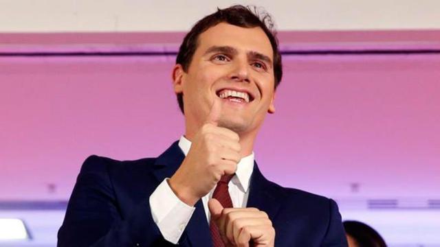Albert Rivera celebra el domingo por la noche los resultados de Ciudadanos.