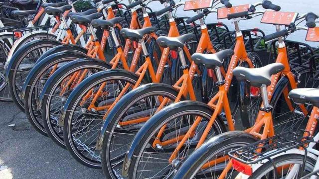 Bicicletas de alquiler turístico en Barcelona, en una imagen de archivo / TWITTER