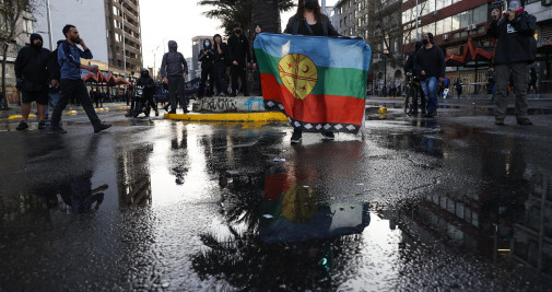 Cientos de personas participan en una protesta por la Educación en Santiago (Chile) / EFE