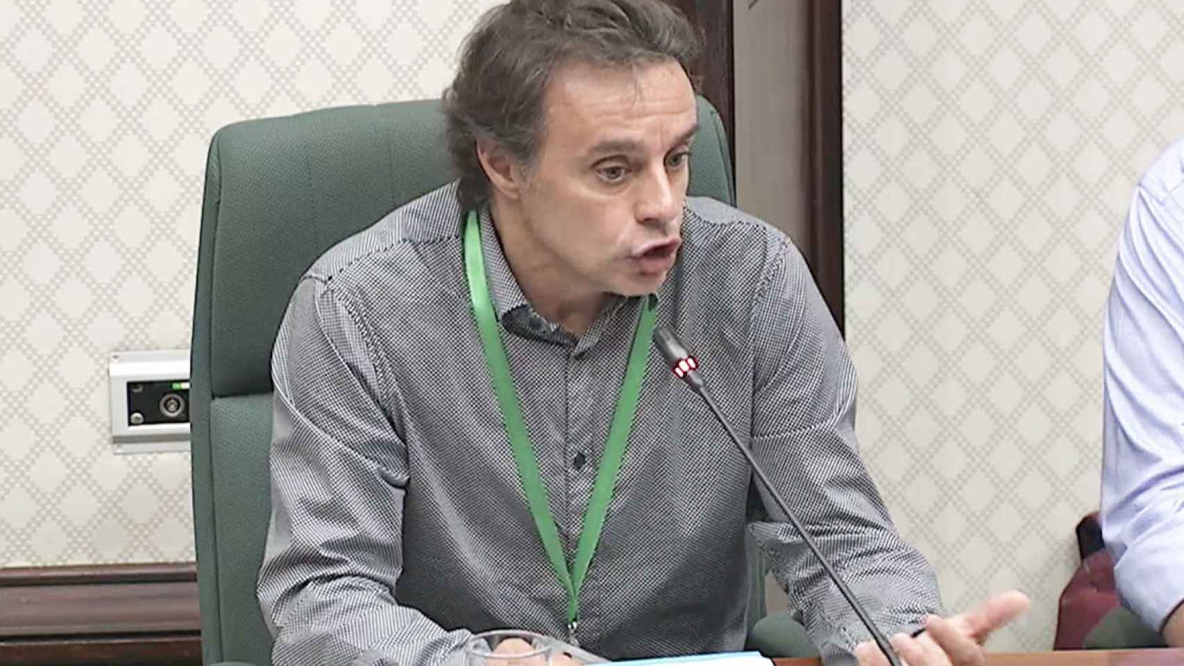 Álex García-Cascón, el CEO de Ambulancias Egara y hombre afín a David Madí, en el Parlament / CG