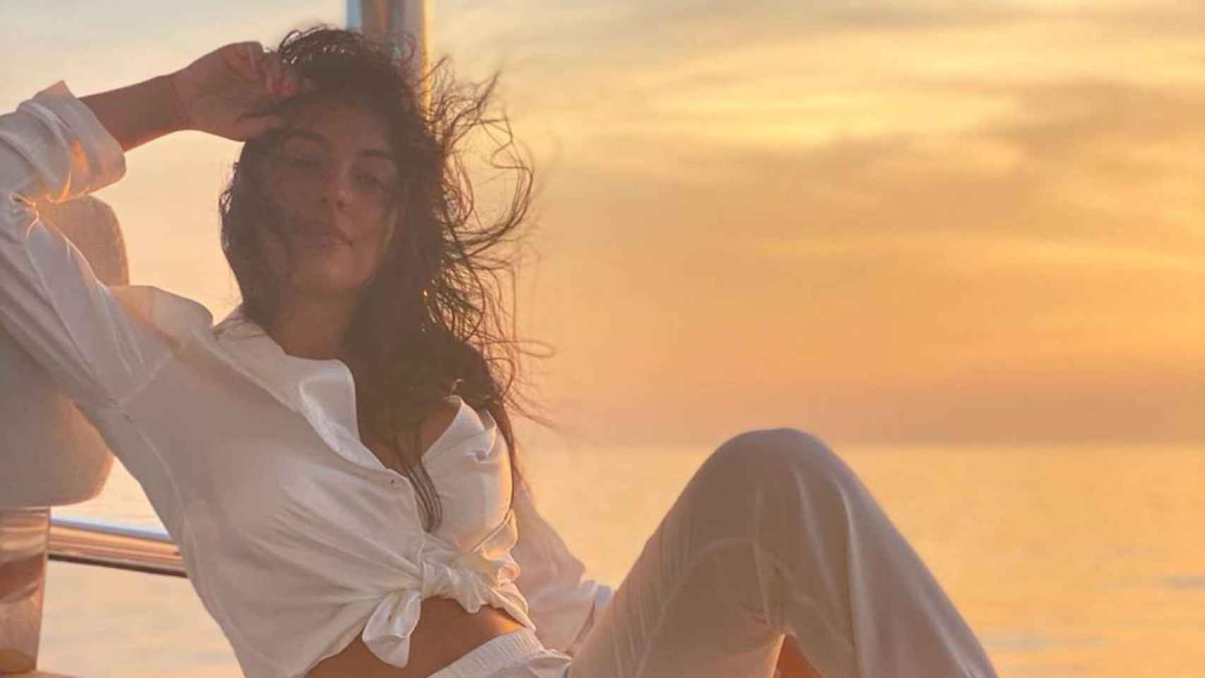 georgina rodríguez atardecer