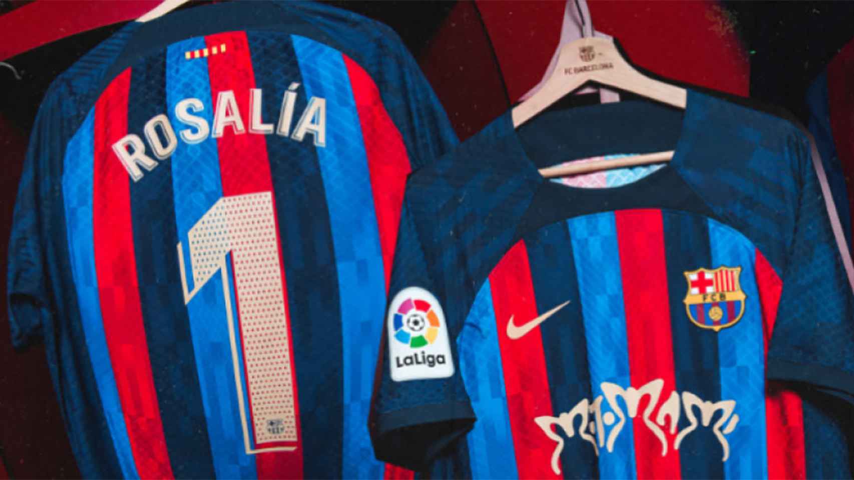 Una de las camisetas de Rosalía que se han puesto a la venta / FCB