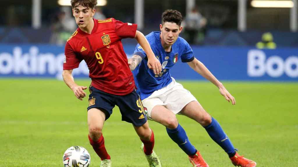 Gavi jugando contra la selección italiana / EFE