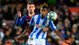 Alexander Isak, el delantero centro de la Real Sociedad defendido por Lenglet / EFE