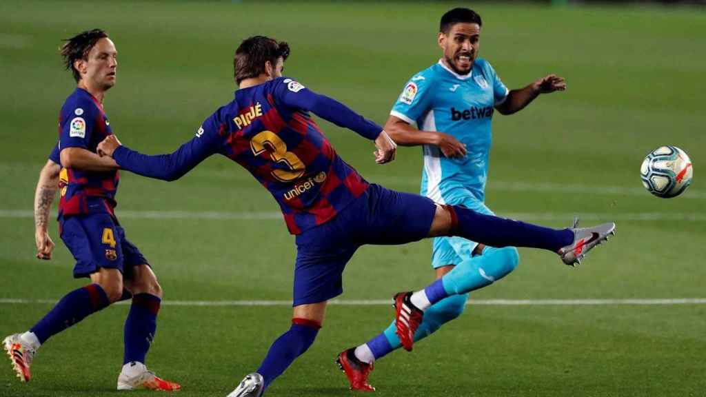 Gerard Piqué en el partido contra el Leganés / EFE