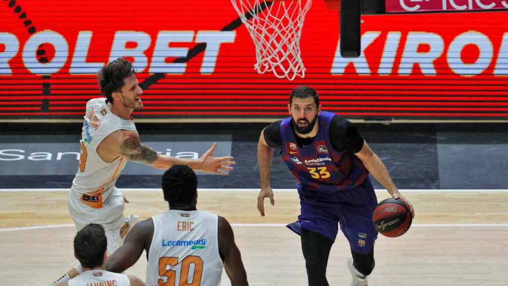 Nikola Mirotic durante el Barça-Baskonia / EFE