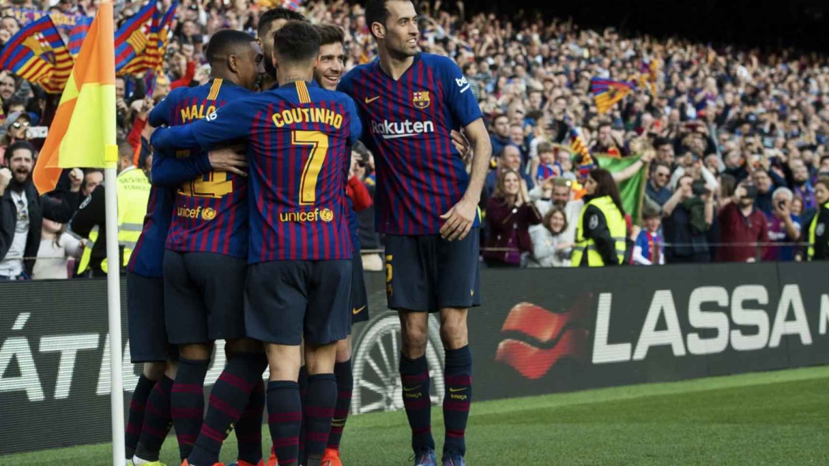 Una foto de los jugadores del Barça celebrando un gol contra el RCD Espanyol / FCB