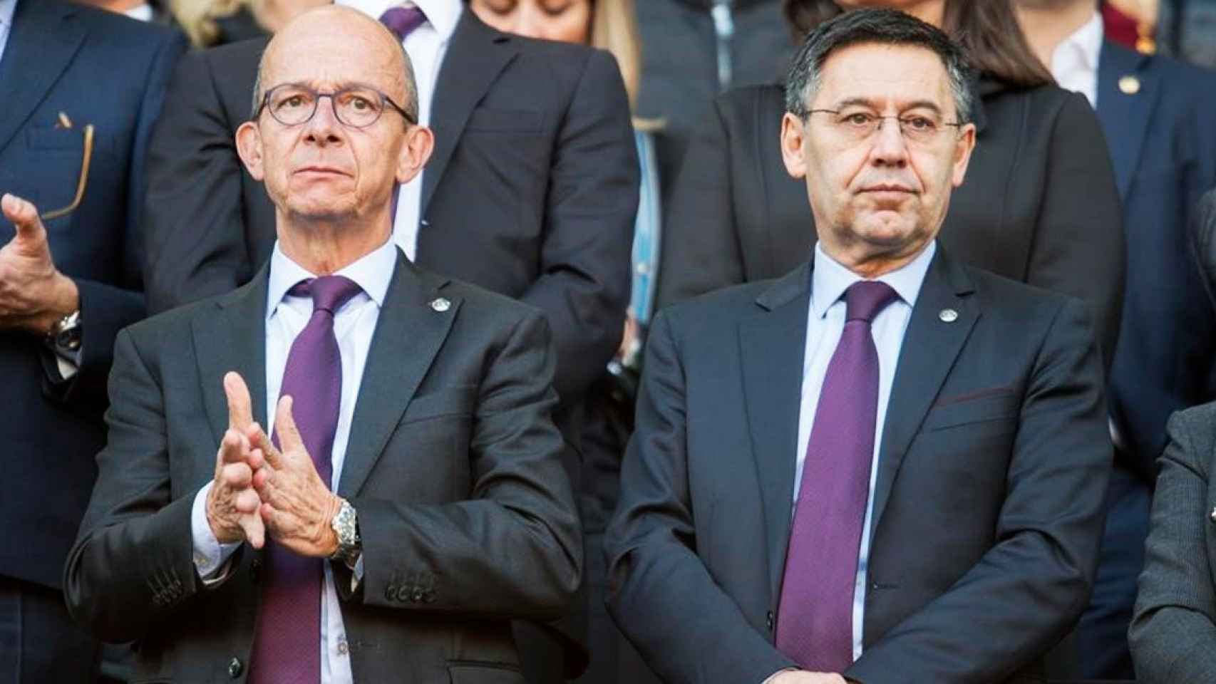 Bartomeu y Cardoner, con rostro muy serio, en el Camp Nou / ARCHIVO