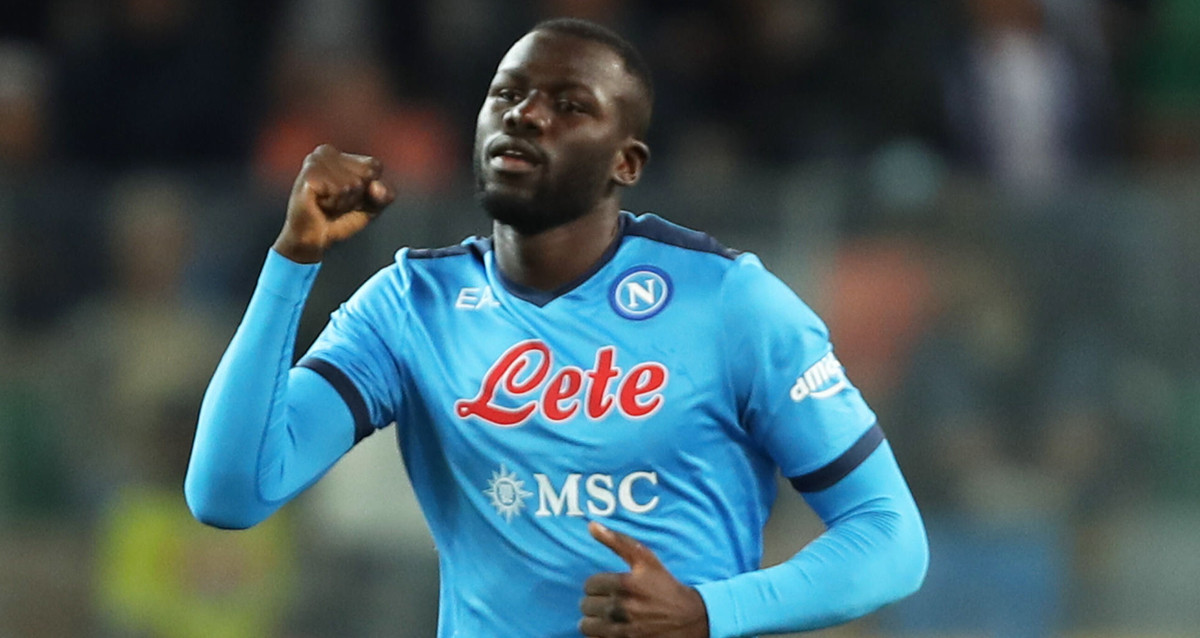 Kalidou Koulibaly, objetivo del Barça, celebrando un gol con el Nápoles / EFE