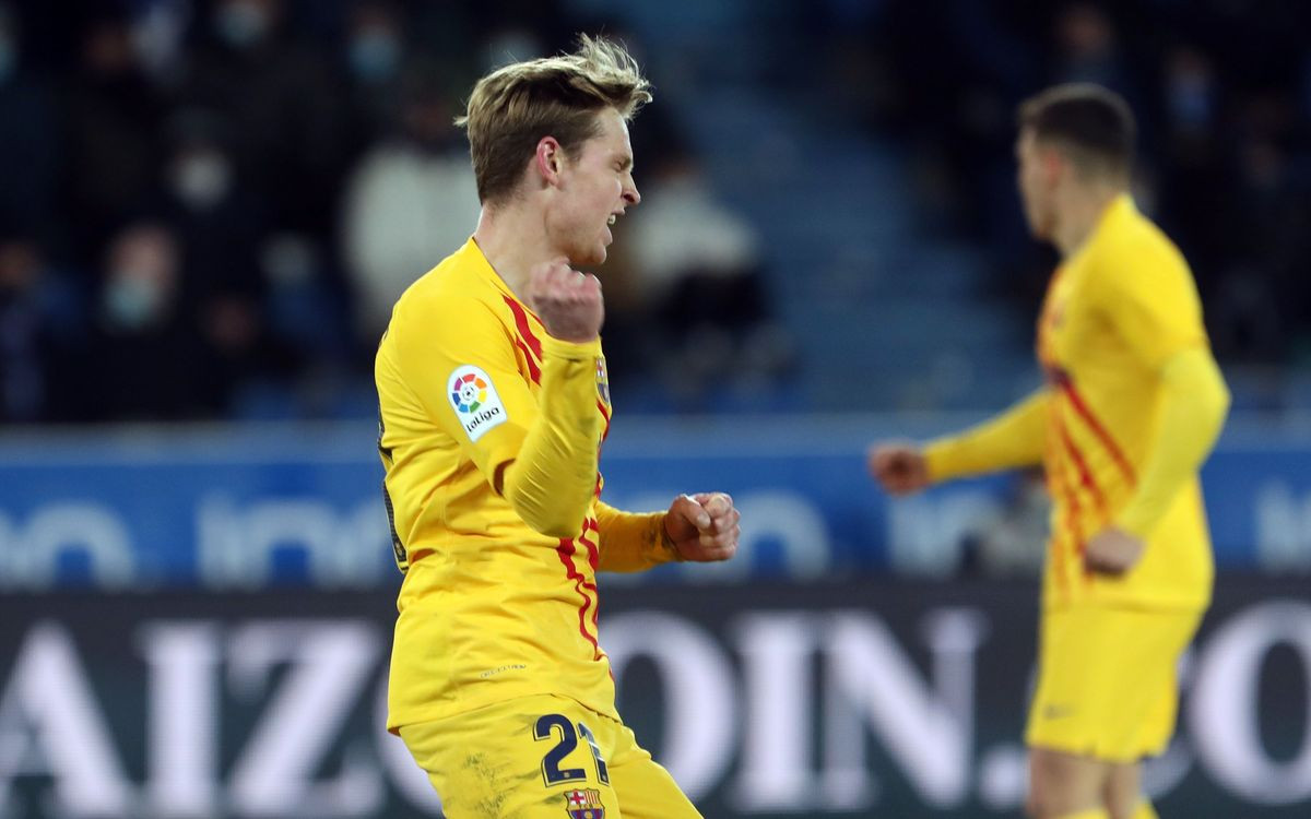 Frenkie de Jong celebra su gol al Alavés / FCB