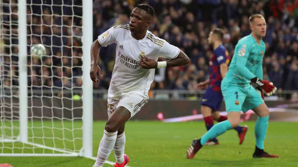 Vinicius Junior celebrando su gol contra el Barça / EFE