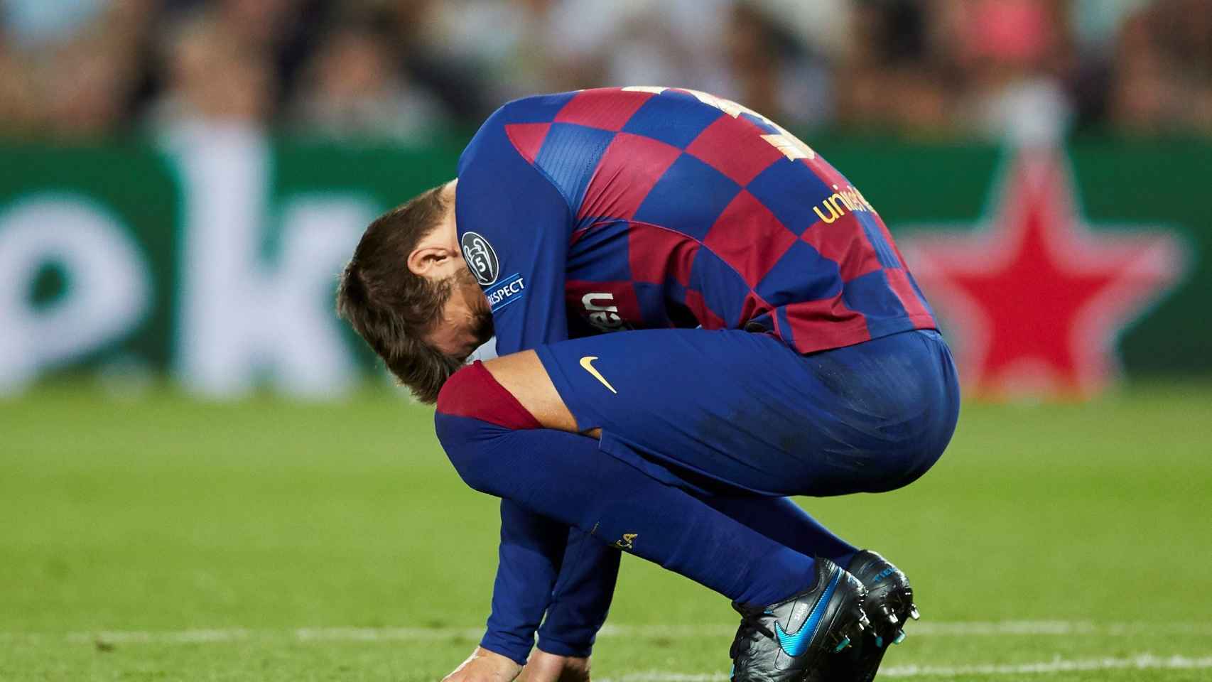 Una foto de Gerard Piqué lamentando una ocasión contra el Inter de Milán / EFE