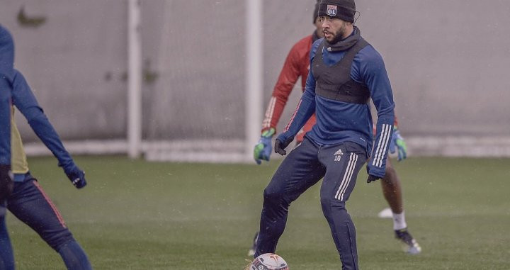 Memphis Depay en un entrenamiento del Olympique de Lyon / OL