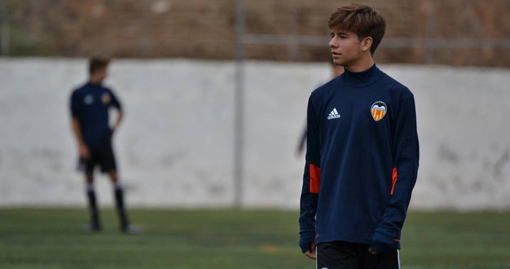 Andrés García, durante un entrenamiento en la cantera del Valencia / Redes