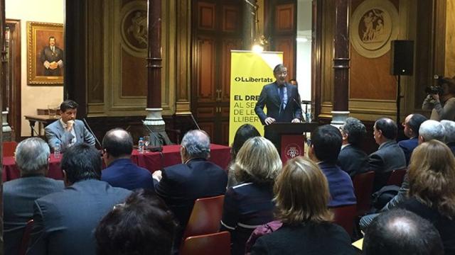 Presentación del manifiesto de la asociación de juristas 'Llibertats' a cargo de Pere Lluís Huguet / CG
