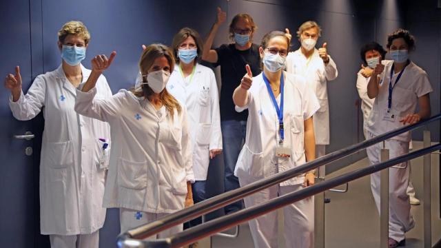 Sanitarios de Can Ruti (Badalona) que participarán en el estudio / EP