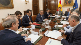 El ministro del Interior, Juan Ignacio Zoido, en la reunión con miembros de la Policía Nacional y Guardia Civil / EP