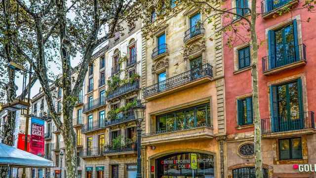 Viviendas en una calle de Barcelona